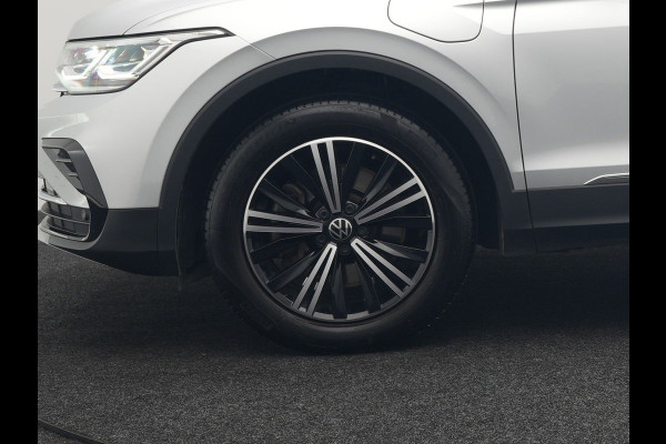 Volkswagen Tiguan 1.4 TSI eHybrid Elegance Plug In Hybrid 245pk Dealer O.H PHEV | Adaptive Cruise | Head Up | IQ Light | 360 Camera | Alcantara Sportstoelen Massage & Verwarmd | Sfeerverlichting | Keyless | Stuur Verwarmd | Apple Carplay | Navigatie | DAB |