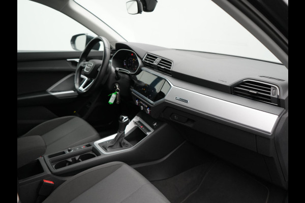 Audi Q3 45 TFSI e S Line Plug In Hybrid 245pk PHEV | Apple Carplay | Navigatie | Blis | Cruise Control | Virtual Cockpit | DAB | L.M"18 |