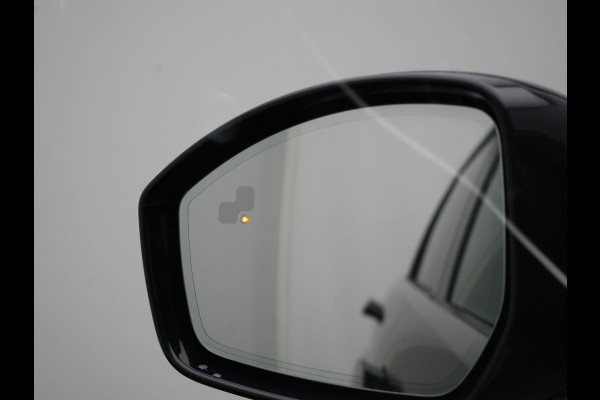 Land Rover Range Rover Evoque NIEUW MODEL P250 AWD R-Dynamic SE 250pk Dealer O.H | Panodak | Head Up | 360 Camera | Lederen Sportstoelen Memory & Verwarmd | Stuur Verwarmd | Apple Carplay | Navigatie | Blis | Keyless | Virtual | DAB |