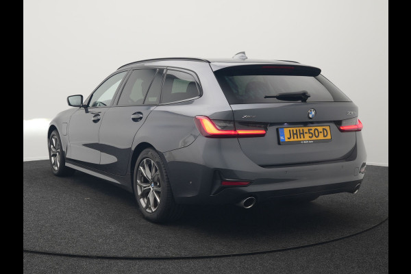 BMW 3 Serie Touring 330e xDrive Sportline Plug In Hybrid 293pk Dealer O.H. PHEV | Panodak | Head Up | Adaptive Cruise | Laser LED | Harman & Kardon | Lederen Sportstoelen Memory & Verwarmd | Sfeerverlichting | Virtual | Navigatie |