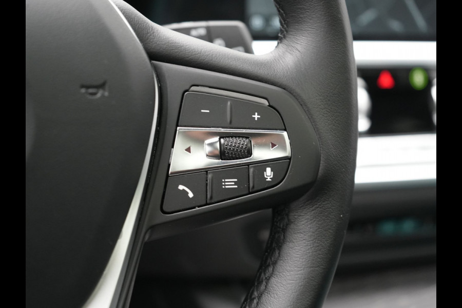 BMW 3 Serie Touring 330e xDrive Sportline Plug In Hybrid 293pk Dealer O.H. PHEV | Panodak | Head Up | Adaptive Cruise | Laser LED | Harman & Kardon | Lederen Sportstoelen Memory & Verwarmd | Sfeerverlichting | Virtual | Navigatie |