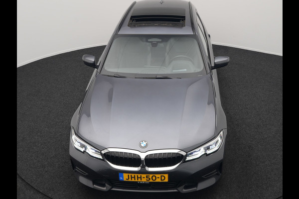 BMW 3 Serie Touring 330e xDrive Sportline Plug In Hybrid 293pk Dealer O.H. PHEV | Panodak | Head Up | Adaptive Cruise | Laser LED | Harman & Kardon | Lederen Sportstoelen Memory & Verwarmd | Sfeerverlichting | Virtual | Navigatie |