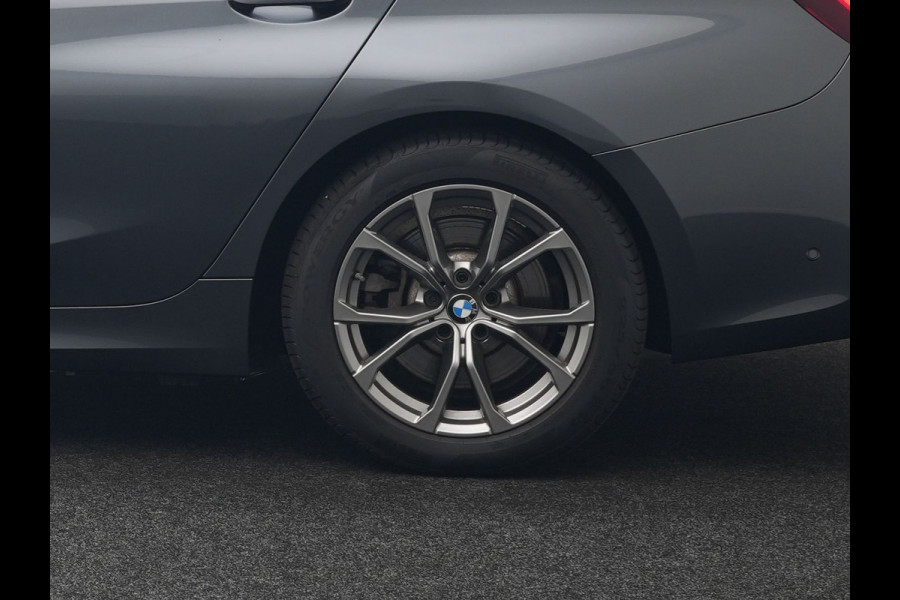 BMW 3 Serie Touring 330e xDrive Sportline Plug In Hybrid 293pk Dealer O.H. PHEV | Panodak | Head Up | Adaptive Cruise | Laser LED | Harman & Kardon | Lederen Sportstoelen Memory & Verwarmd | Sfeerverlichting | Virtual | Navigatie |