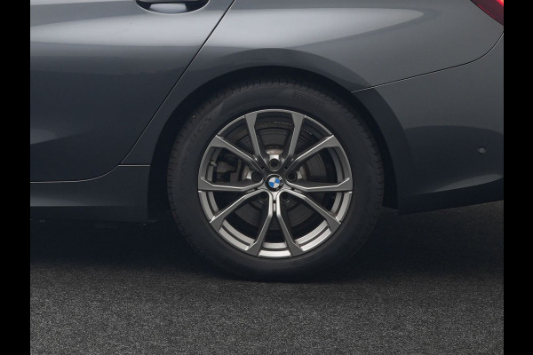 BMW 3 Serie Touring 330e xDrive Sportline Plug In Hybrid 293pk Dealer O.H. PHEV | Panodak | Head Up | Adaptive Cruise | Laser LED | Harman & Kardon | Lederen Sportstoelen Memory & Verwarmd | Sfeerverlichting | Virtual | Navigatie |