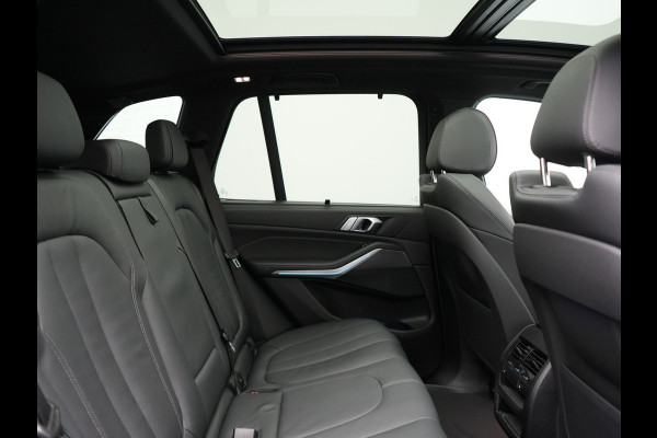 BMW X5 xDrive45e High Executive Plug In Hybrid 395pk Dealer O.H PHEV | Trekhaak Af Fabriek | Luchtvering | Panodak | Head Up | Adaptive Cruise | 360 Camera | Adaptief Onderstel | Lederen Sportstoelen Memory & Verwarmd | Apple Carplay | Sfee