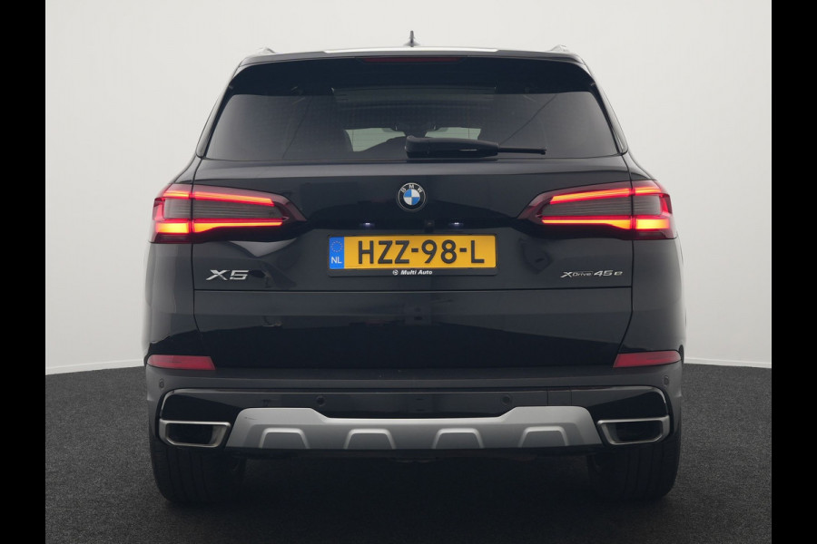 BMW X5 xDrive45e High Executive Plug In Hybrid 395pk Dealer O.H PHEV | Trekhaak Af Fabriek | Luchtvering | Panodak | Head Up | Adaptive Cruise | 360 Camera | Adaptief Onderstel | Lederen Sportstoelen Memory & Verwarmd | Apple Carplay | Sfee