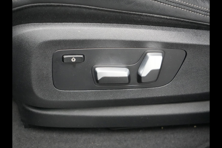 BMW X5 xDrive45e High Executive Plug In Hybrid 395pk Dealer O.H PHEV | Trekhaak Af Fabriek | Luchtvering | Panodak | Head Up | Adaptive Cruise | 360 Camera | Adaptief Onderstel | Lederen Sportstoelen Memory & Verwarmd | Apple Carplay | Sfee