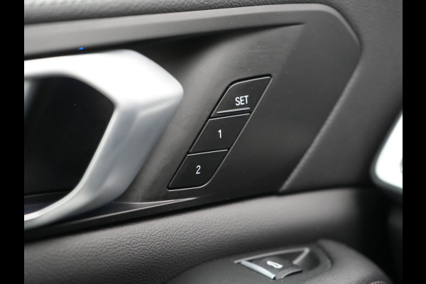 BMW X5 xDrive45e High Executive Plug In Hybrid 395pk Dealer O.H PHEV | Trekhaak Af Fabriek | Luchtvering | Panodak | Head Up | Adaptive Cruise | 360 Camera | Adaptief Onderstel | Lederen Sportstoelen Memory & Verwarmd | Apple Carplay | Sfee