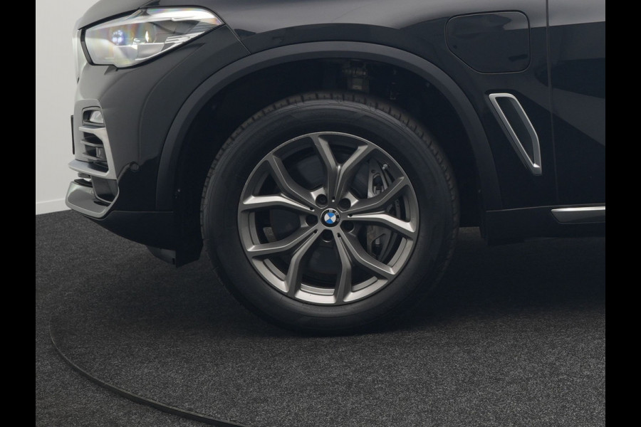 BMW X5 xDrive45e High Executive Plug In Hybrid 395pk Dealer O.H PHEV | Trekhaak Af Fabriek | Luchtvering | Panodak | Head Up | Adaptive Cruise | 360 Camera | Adaptief Onderstel | Lederen Sportstoelen Memory & Verwarmd | Apple Carplay | Sfee