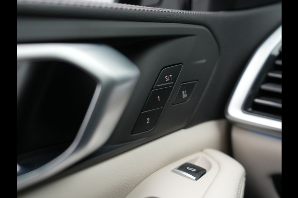 BMW X5 xDrive45e M Sport Plug In Hybrid 395pk Dealer O.H. PHEV | Trekhaak Af Fabriek | Panodak | Soft Close | Luchtvering | 360 Camera | Adaptive Cruise | Harman & Kardon | Lederen Comfortstoelen Memory & Verwarmd | Blis | M Sportstuur Verwarmd |