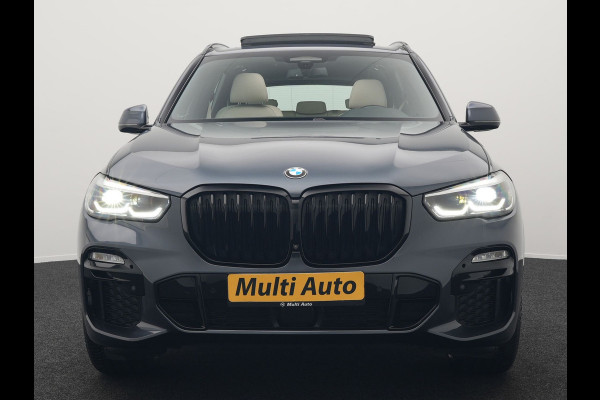 BMW X5 xDrive45e M Sport Plug In Hybrid 395pk Dealer O.H. PHEV | Trekhaak Af Fabriek | Panodak | Soft Close | Luchtvering | 360 Camera | Adaptive Cruise | Harman & Kardon | Lederen Comfortstoelen Memory & Verwarmd | Blis | M Sportstuur Verwarmd |