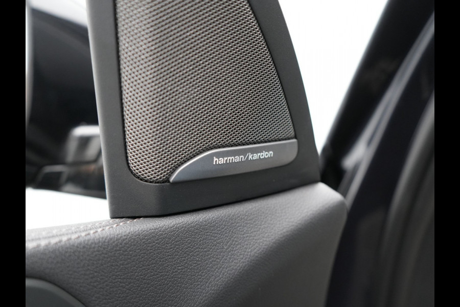 BMW X5 xDrive45e M Sport Plug In Hybrid 395pk Dealer O.H. PHEV | Trekhaak Af Fabriek | Panodak | Soft Close | Luchtvering | 360 Camera | Adaptive Cruise | Harman & Kardon | Lederen Comfortstoelen Memory & Verwarmd | Blis | M Sportstuur Verwarmd |