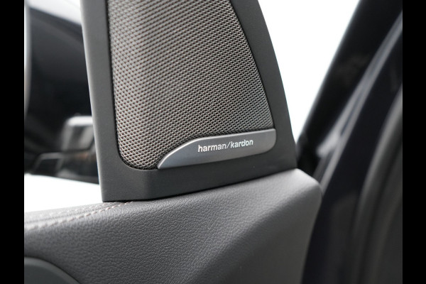 BMW X5 xDrive45e M Sport Plug In Hybrid 395pk Dealer O.H. PHEV | Trekhaak Af Fabriek | Panodak | Soft Close | Luchtvering | 360 Camera | Adaptive Cruise | Harman & Kardon | Lederen Comfortstoelen Memory & Verwarmd | Blis | M Sportstuur Verwarmd |