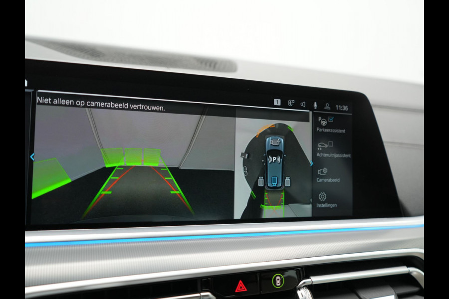 BMW X5 xDrive45e M Sport Plug In Hybrid 395pk Dealer O.H. PHEV | Trekhaak Af Fabriek | Panodak | Soft Close | Luchtvering | 360 Camera | Adaptive Cruise | Harman & Kardon | Lederen Comfortstoelen Memory & Verwarmd | Blis | M Sportstuur Verwarmd |