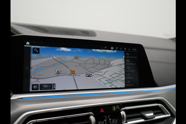 BMW X5 xDrive45e M Sport Plug In Hybrid 395pk Dealer O.H. PHEV | Trekhaak Af Fabriek | Panodak | Soft Close | Luchtvering | 360 Camera | Adaptive Cruise | Harman & Kardon | Lederen Comfortstoelen Memory & Verwarmd | Blis | M Sportstuur Verwarmd |