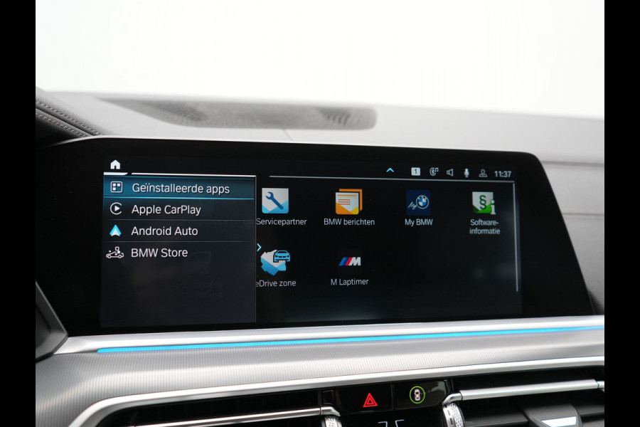 BMW X5 xDrive45e M Sport Plug In Hybrid 395pk Dealer O.H. PHEV | Trekhaak Af Fabriek | Panodak | Soft Close | Luchtvering | 360 Camera | Adaptive Cruise | Harman & Kardon | Lederen Comfortstoelen Memory & Verwarmd | Blis | M Sportstuur Verwarmd |