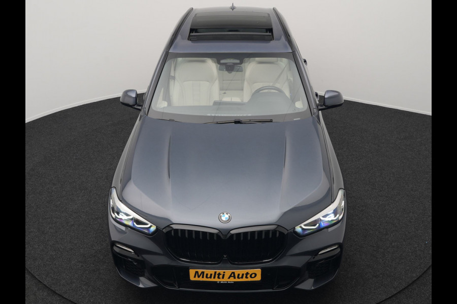 BMW X5 xDrive45e M Sport Plug In Hybrid 395pk Dealer O.H. PHEV | Trekhaak Af Fabriek | Panodak | Soft Close | Luchtvering | 360 Camera | Adaptive Cruise | Harman & Kardon | Lederen Comfortstoelen Memory & Verwarmd | Blis | M Sportstuur Verwarmd |