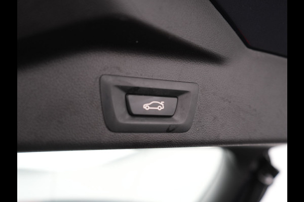 BMW X5 xDrive45e M Sport Plug In Hybrid 395pk Dealer O.H. PHEV | Trekhaak Af Fabriek | Panodak | Soft Close | Luchtvering | 360 Camera | Adaptive Cruise | Harman & Kardon | Lederen Comfortstoelen Memory & Verwarmd | Blis | M Sportstuur Verwarmd |