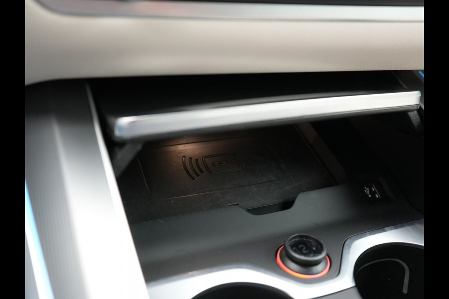 BMW X5 xDrive45e M Sport Plug In Hybrid 395pk Dealer O.H. PHEV | Trekhaak Af Fabriek | Panodak | Soft Close | Luchtvering | 360 Camera | Adaptive Cruise | Harman & Kardon | Lederen Comfortstoelen Memory & Verwarmd | Blis | M Sportstuur Verwarmd |