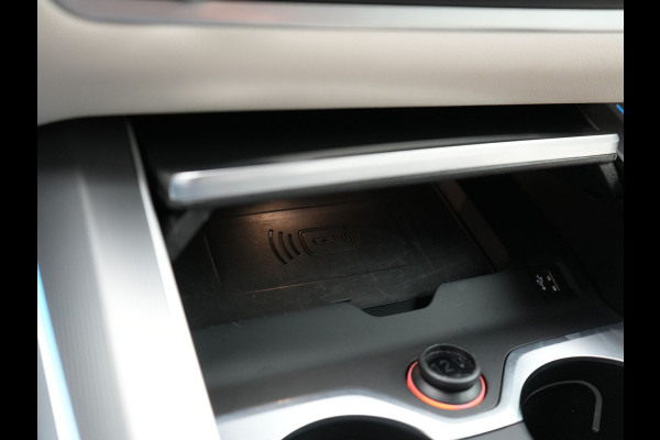 BMW X5 xDrive45e M Sport Plug In Hybrid 395pk Dealer O.H. PHEV | Trekhaak Af Fabriek | Panodak | Soft Close | Luchtvering | 360 Camera | Adaptive Cruise | Harman & Kardon | Lederen Comfortstoelen Memory & Verwarmd | Blis | M Sportstuur Verwarmd |