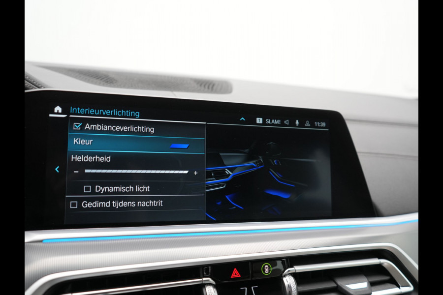 BMW X5 xDrive45e M Sport Plug In Hybrid 395pk Dealer O.H. PHEV | Trekhaak Af Fabriek | Panodak | Soft Close | Luchtvering | 360 Camera | Adaptive Cruise | Harman & Kardon | Lederen Comfortstoelen Memory & Verwarmd | Blis | M Sportstuur Verwarmd |
