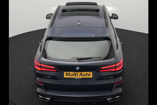 BMW X5 xDrive45e M Sport Plug In Hybrid 395pk Dealer O.H. PHEV | Trekhaak Af Fabriek | Panodak | Soft Close | Luchtvering | 360 Camera | Adaptive Cruise | Harman & Kardon | Lederen Comfortstoelen Memory & Verwarmd | Blis | M Sportstuur Verwarmd |