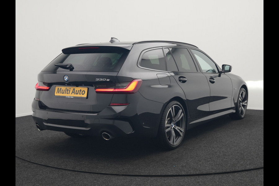 BMW 3 Serie Touring 330e M Sport Plug In Hybrid 292pk Dealer O.H PHEV | Trekhaak Af Fabriek | Adaptive Onderstel | Adaptive Cruise | Laser LED | Sportstoelen Verwarmd | Sfeerverlichting | Apple Carplay | Camera | Virtual | Navigatie | DAB |