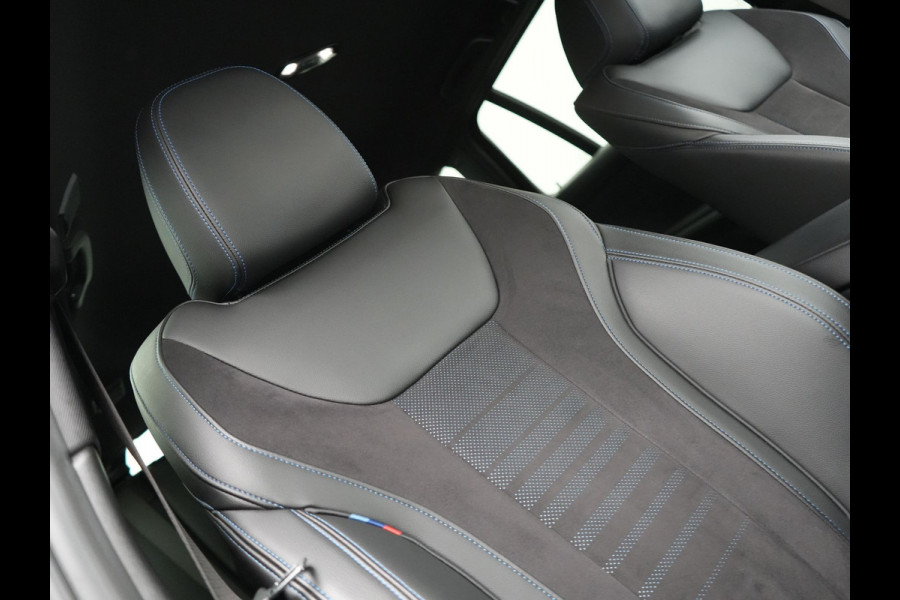 BMW 3 Serie Touring 330e M Sport Plug In Hybrid 292pk Dealer O.H PHEV | Trekhaak Af Fabriek | Adaptive Onderstel | Adaptive Cruise | Laser LED | Sportstoelen Verwarmd | Sfeerverlichting | Apple Carplay | Camera | Virtual | Navigatie | DAB |
