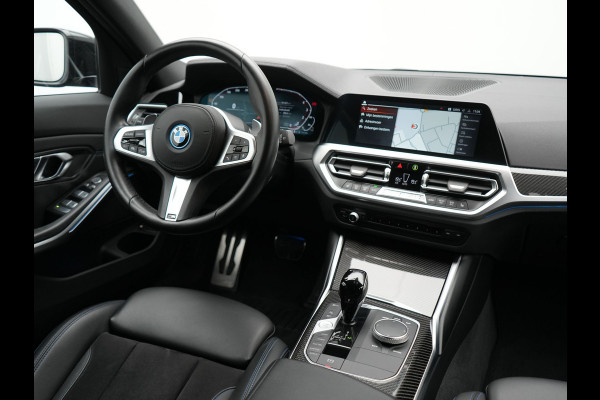 BMW 3 Serie Touring 330e M Sport Plug In Hybrid 292pk Dealer O.H PHEV | Trekhaak Af Fabriek | Adaptive Onderstel | Adaptive Cruise | Laser LED | Sportstoelen Verwarmd | Sfeerverlichting | Apple Carplay | Camera | Virtual | Navigatie | DAB |
