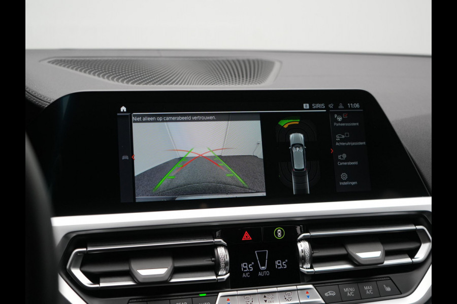 BMW 3 Serie Touring 330e M Sport Plug In Hybrid 292pk Dealer O.H PHEV | Trekhaak Af Fabriek | Adaptive Onderstel | Adaptive Cruise | Laser LED | Sportstoelen Verwarmd | Sfeerverlichting | Apple Carplay | Camera | Virtual | Navigatie | DAB |