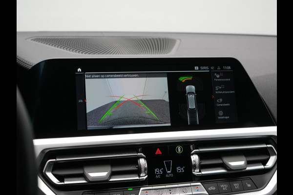 BMW 3 Serie Touring 330e M Sport Plug In Hybrid 292pk Dealer O.H PHEV | Trekhaak Af Fabriek | Adaptive Onderstel | Adaptive Cruise | Laser LED | Sportstoelen Verwarmd | Sfeerverlichting | Apple Carplay | Camera | Virtual | Navigatie | DAB |