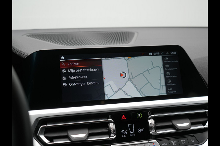 BMW 3 Serie Touring 330e M Sport Plug In Hybrid 292pk Dealer O.H PHEV | Trekhaak Af Fabriek | Adaptive Onderstel | Adaptive Cruise | Laser LED | Sportstoelen Verwarmd | Sfeerverlichting | Apple Carplay | Camera | Virtual | Navigatie | DAB |