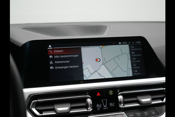 BMW 3 Serie Touring 330e M Sport Plug In Hybrid 292pk Dealer O.H PHEV | Trekhaak Af Fabriek | Adaptive Onderstel | Adaptive Cruise | Laser LED | Sportstoelen Verwarmd | Sfeerverlichting | Apple Carplay | Camera | Virtual | Navigatie | DAB |