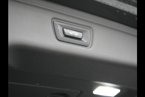 BMW 3 Serie Touring 330e M Sport Plug In Hybrid 292pk Dealer O.H PHEV | Trekhaak Af Fabriek | Adaptive Onderstel | Adaptive Cruise | Laser LED | Sportstoelen Verwarmd | Sfeerverlichting | Apple Carplay | Camera | Virtual | Navigatie | DAB |