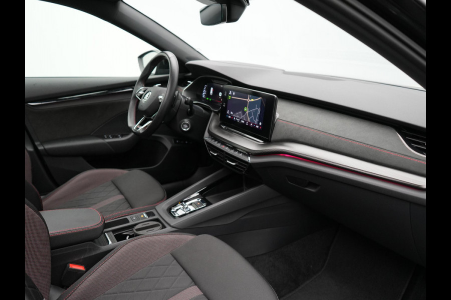Škoda Octavia Combi 1.4 TSI RS iV Plug In Hybrid 245pk Dealer O.H. PHEV | Panodak | Head Up | Adaptive Cruise | Apple Carplay | Canton Audio | Crystal LED | RS Sportstoelen Verwarmd | Keyless | Front & Lane Assist | Sportstuur Verwarmd | Navigatie | DAB |
