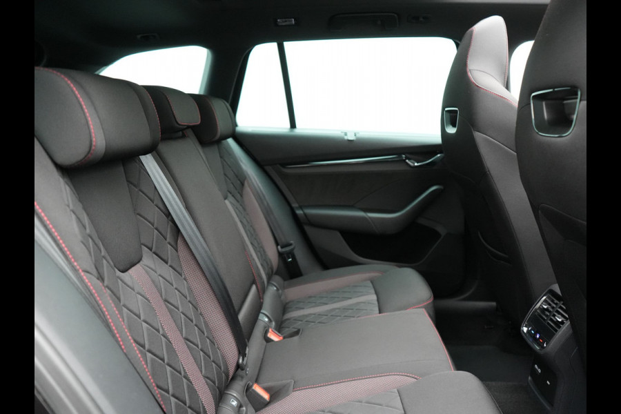 Škoda Octavia Combi 1.4 TSI RS iV Plug In Hybrid 245pk Dealer O.H. PHEV | Panodak | Head Up | Adaptive Cruise | Apple Carplay | Canton Audio | Crystal LED | RS Sportstoelen Verwarmd | Keyless | Front & Lane Assist | Sportstuur Verwarmd | Navigatie | DAB |
