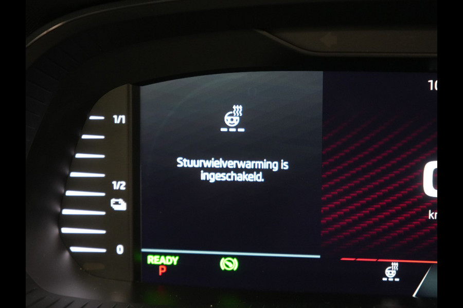 Škoda Octavia Combi 1.4 TSI RS iV Plug In Hybrid 245pk Dealer O.H. PHEV | Panodak | Head Up | Adaptive Cruise | Apple Carplay | Canton Audio | Crystal LED | RS Sportstoelen Verwarmd | Keyless | Front & Lane Assist | Sportstuur Verwarmd | Navigatie | DAB |