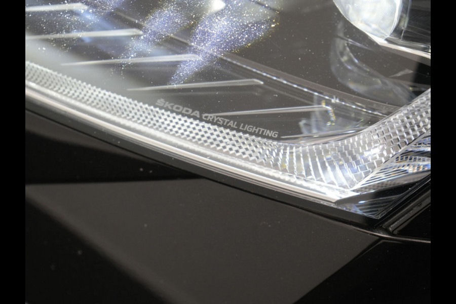 Škoda Octavia Combi 1.4 TSI RS iV Plug In Hybrid 245pk Dealer O.H. PHEV | Panodak | Head Up | Adaptive Cruise | Apple Carplay | Canton Audio | Crystal LED | RS Sportstoelen Verwarmd | Keyless | Front & Lane Assist | Sportstuur Verwarmd | Navigatie | DAB |