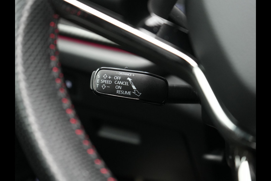 Škoda Octavia Combi 1.4 TSI RS iV Plug In Hybrid 245pk Dealer O.H. PHEV | Panodak | Head Up | Adaptive Cruise | Apple Carplay | Canton Audio | Crystal LED | RS Sportstoelen Verwarmd | Keyless | Front & Lane Assist | Sportstuur Verwarmd | Navigatie | DAB |