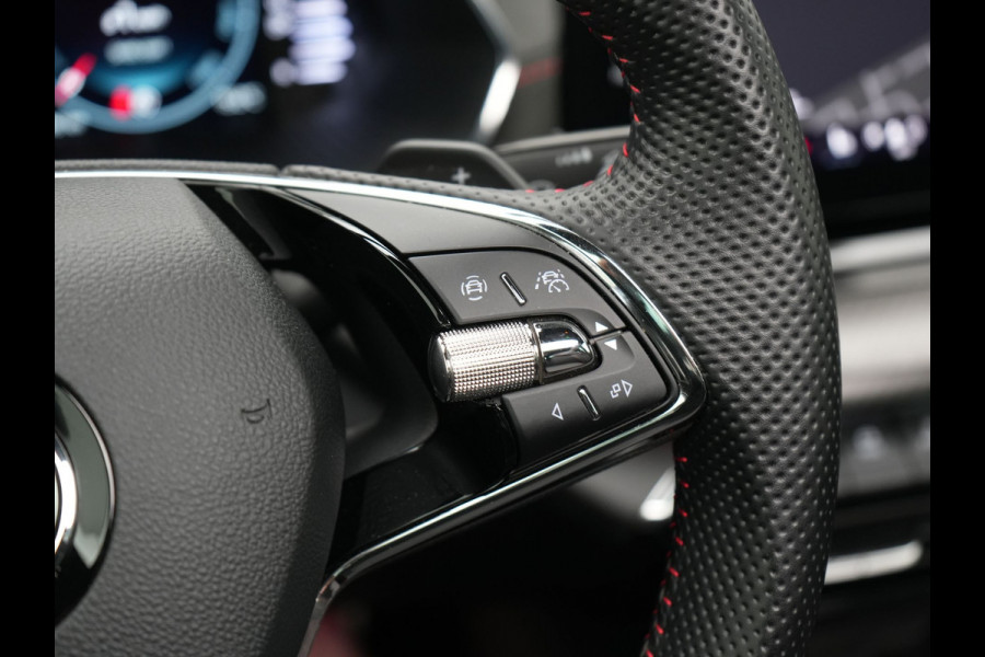 Škoda Octavia Combi 1.4 TSI RS iV Plug In Hybrid 245pk Dealer O.H. PHEV | Panodak | Head Up | Adaptive Cruise | Apple Carplay | Canton Audio | Crystal LED | RS Sportstoelen Verwarmd | Keyless | Front & Lane Assist | Sportstuur Verwarmd | Navigatie | DAB |