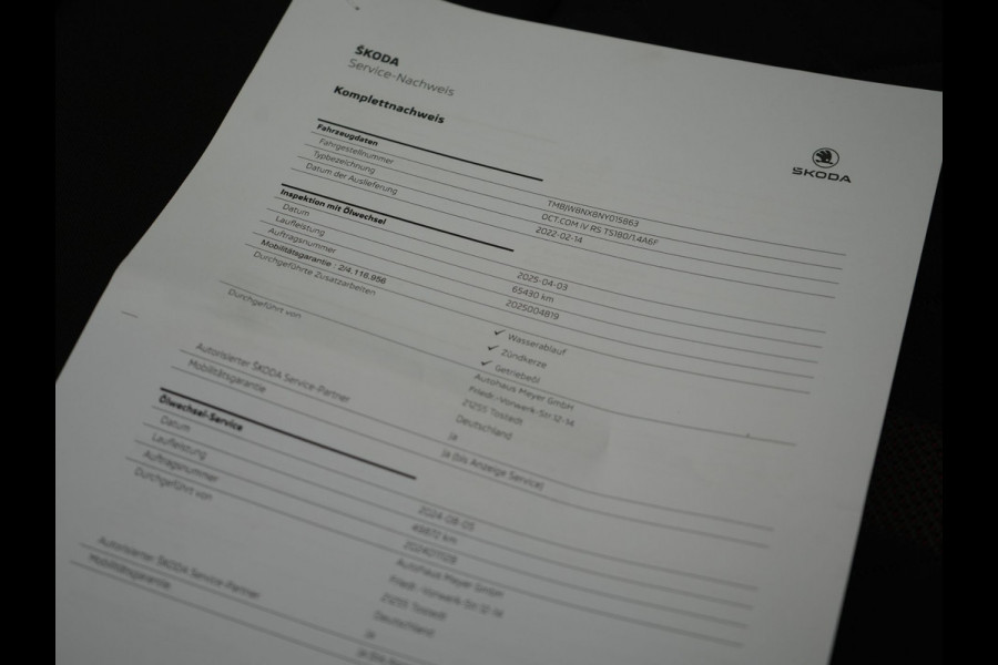 Škoda Octavia Combi 1.4 TSI RS iV Plug In Hybrid 245pk Dealer O.H. PHEV | Panodak | Head Up | Adaptive Cruise | Apple Carplay | Canton Audio | Crystal LED | RS Sportstoelen Verwarmd | Keyless | Front & Lane Assist | Sportstuur Verwarmd | Navigatie | DAB |