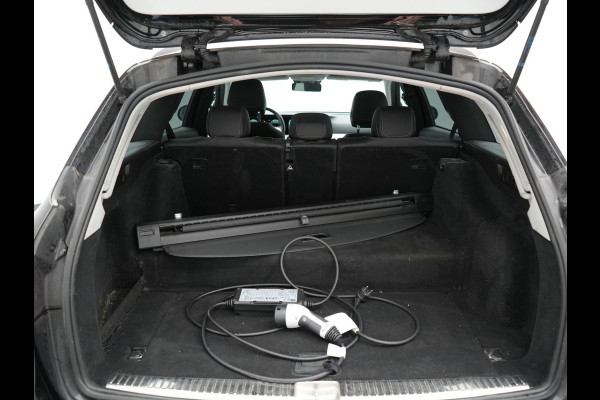 Mercedes-Benz E-Klasse Estate 300 e Avantgarde Plug In Hybrid 320pk Dealer O.H PHEV | Widescreen | Sfeerverlichting | Lederen Sportstoelen Verwarmd | Apple Carplay | Camera | Cruise Control |  Navigatie | DAB |