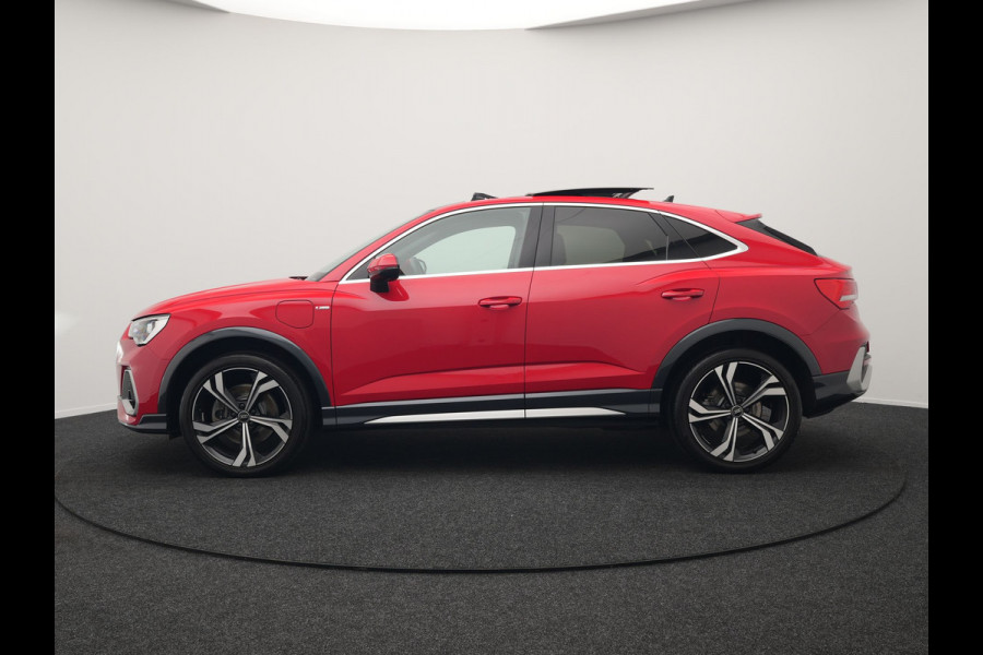 Audi Q3 Sportback 45 TFSI e S Line Plug In Hybrid 245pk Dealer O.H PHEV | Panodak | Adaptive Cruise | Lederen Sportstoelen Memory & Verwarmd | Sfeerverlichting | Camera | Virtual | Blis | Navigatie | DAB |