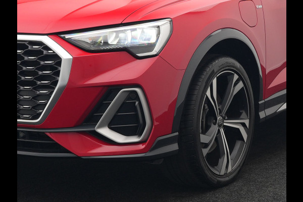 Audi Q3 Sportback 45 TFSI e S Line Plug In Hybrid 245pk Dealer O.H PHEV | Panodak | Adaptive Cruise | Lederen Sportstoelen Memory & Verwarmd | Sfeerverlichting | Camera | Virtual | Blis | Navigatie | DAB |