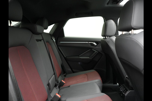 Audi Q3 Sportback 45 TFSI e S Line Plug In Hybrid 245pk Dealer O.H PHEV | Panodak | Adaptive Cruise | Lederen Sportstoelen Memory & Verwarmd | Sfeerverlichting | Camera | Virtual | Blis | Navigatie | DAB |