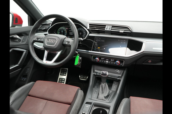 Audi Q3 Sportback 45 TFSI e S Line Plug In Hybrid 245pk Dealer O.H PHEV | Panodak | Adaptive Cruise | Lederen Sportstoelen Memory & Verwarmd | Sfeerverlichting | Camera | Virtual | Blis | Navigatie | DAB |