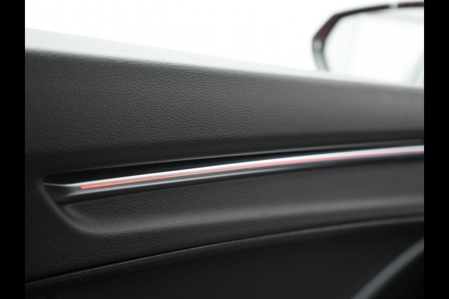 Audi Q3 Sportback 45 TFSI e S Line Plug In Hybrid 245pk Dealer O.H PHEV | Panodak | Adaptive Cruise | Lederen Sportstoelen Memory & Verwarmd | Sfeerverlichting | Camera | Virtual | Blis | Navigatie | DAB |