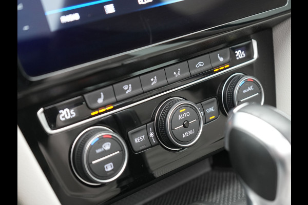 Volkswagen Passat Variant 1.4 TSI PHEV GTE Highline Plug In Hyrbid 218pk Dealer O.H PHEV | Panodak | Adaptive Cruise | Alcantara Sportstoelen Massage & Verwarmd | Apple Carplay | Camera | Virtual | Navigatie | Keyless | Blis | DAB |