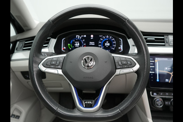 Volkswagen Passat Variant 1.4 TSI PHEV GTE Highline Plug In Hyrbid 218pk Dealer O.H PHEV | Panodak | Adaptive Cruise | Alcantara Sportstoelen Massage & Verwarmd | Apple Carplay | Camera | Virtual | Navigatie | Keyless | Blis | DAB |