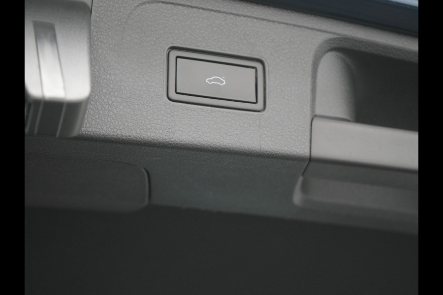 Volkswagen Passat Variant 1.4 TSI PHEV GTE Highline Plug In Hyrbid 218pk Dealer O.H PHEV | Panodak | Adaptive Cruise | Alcantara Sportstoelen Massage & Verwarmd | Apple Carplay | Camera | Virtual | Navigatie | Keyless | Blis | DAB |